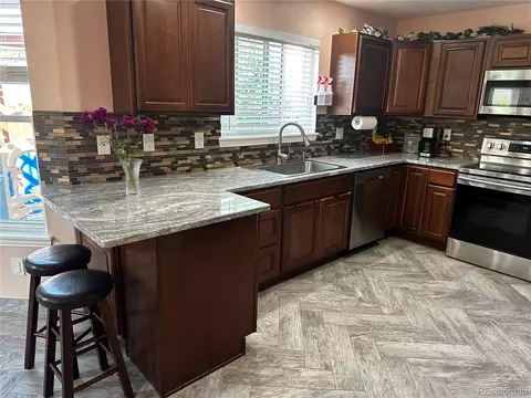 18562 E Bates Dr, Aurora, CO 80013 photo 5