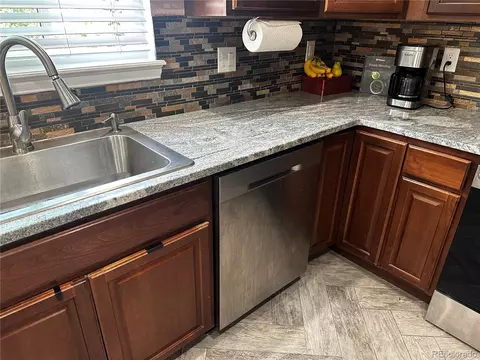 18562 E Bates Dr, Aurora, CO 80013 photo 3