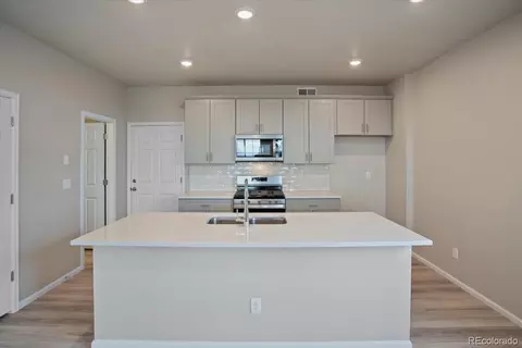 Kitchen - 21183 E 63rd Dr, Aurora, CO 80019 photo 3 of 8