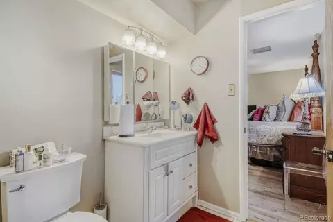 7464 E Colgate Pl, Denver, CO 80231 photo 24