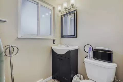 7464 E Colgate Pl, Denver, CO 80231 photo 23
