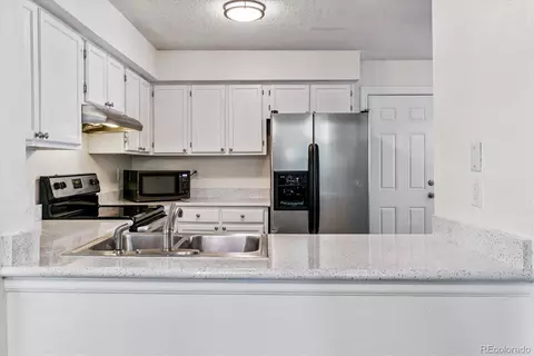 Kitchen - 12993 E Cornell Ave, Aurora, CO 80014 photo 2 of 2