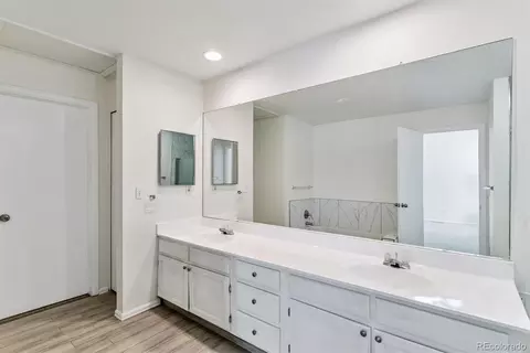 Bath - 12993 E Cornell Ave, Aurora, CO 80014 photo 2 of 5