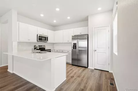 Kitchen - 24226 E 53rd Dr, Aurora, CO 80019 photo 3 of 4