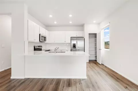 Kitchen - 24226 E 53rd Dr, Aurora, CO 80019 photo 2 of 4