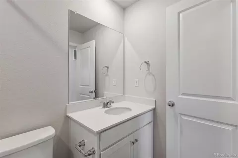 Bath - 24226 E 53rd Dr, Aurora, CO 80019 photo 2 of 4