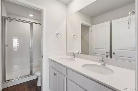 Bath - 24226 E 53rd Dr, Aurora, CO 80019 photo 3 of 4