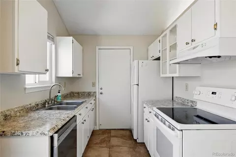 Kitchen - 17593 E Temple Dr, Aurora, CO 80015 photo 1 of 3
