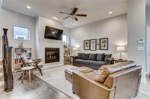 11409 E 25th Dr, Aurora, CO 80010 photo 3