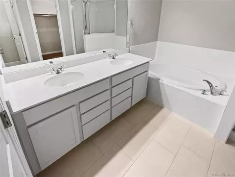 Bath - 14948 E Belleview Ave, Aurora, CO 80015 photo 1 of 4