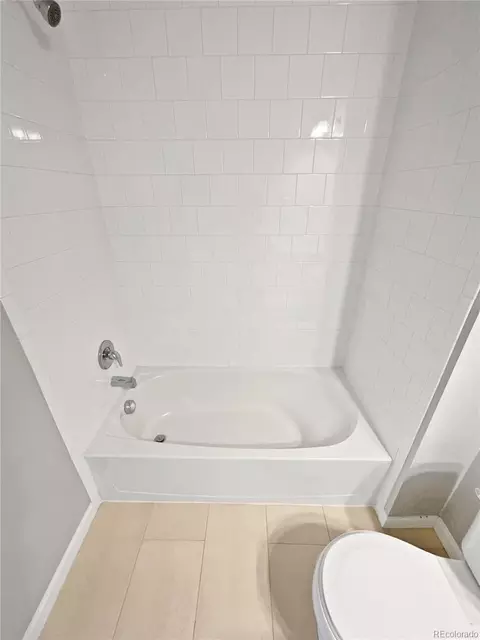 Bath - 14948 E Belleview Ave, Aurora, CO 80015 photo 4 of 4