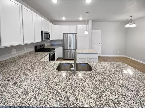Kitchen - 14948 E Belleview Ave, Aurora, CO 80015 photo 2 of 4