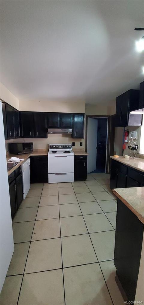 5520 Carson St, Denver, CO 80239 photo 4