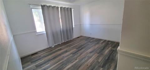 5520 Carson St, Denver, CO 80239 photo 10