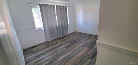 5520 Carson St, Denver, CO 80239 photo 9
