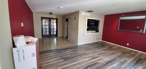 5520 Carson St, Denver, CO 80239 photo 3