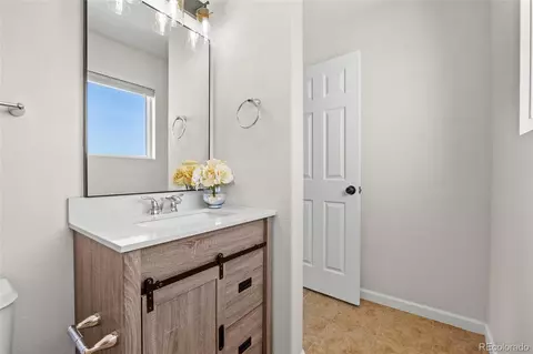 Bath - 22130 E Berry Pl, Aurora, CO 80015 photo 2 of 3