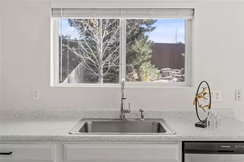 Kitchen - 22130 E Berry Pl, Aurora, CO 80015 photo 2 of 2