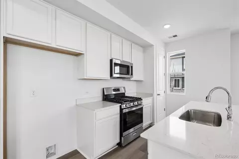 Kitchen - 24161 E 30th Pl, Aurora, CO 80019 photo 2 of 2