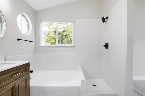 Bath - 20339 E Powers Pl, Centennial, CO 80015 photo 4 of 4