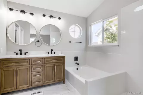 Bath - 20339 E Powers Pl, Centennial, CO 80015 photo 3 of 4