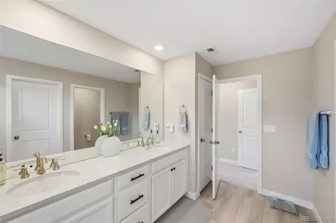 Bath - 17668 Eclipse St, Broomfield, CO 80023 photo 1 of 5