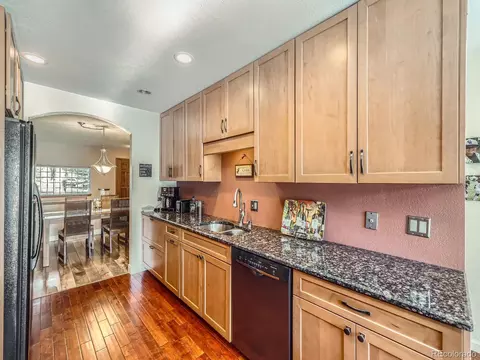 Kitchen - 3002 E Long Cir, Centennial, CO 80122 photo 3 of 4