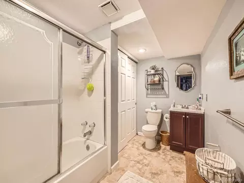 Bath - 3002 E Long Cir, Centennial, CO 80122 photo 3 of 4