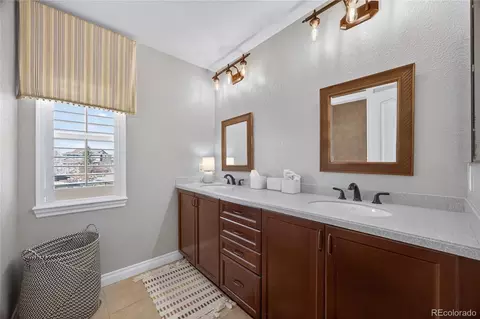 Bath - 6726 S Quantock Way, Aurora, CO 80016 photo 5 of 6