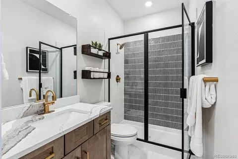 Bath - 17065 W 92nd Loop, Arvada, CO 80007 photo 3 of 4