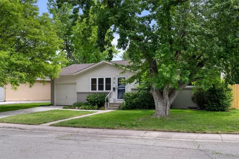 6402 Iris Ct, Arvada, CO 80004 photo 2