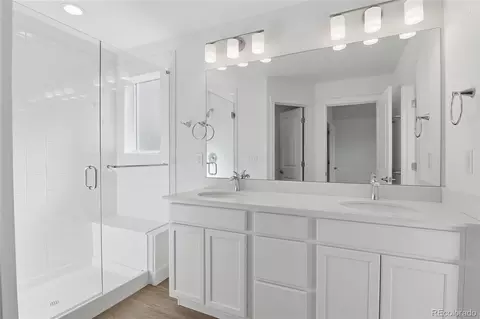 Bath - 4267 E 98th Pl, Thornton, CO 80229 photo 2 of 3