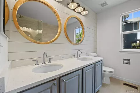 Bath - 21499 E Nassau Ave, Aurora, CO 80013 photo 1 of 5