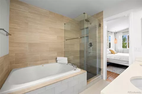 Bath - 21499 E Nassau Ave, Aurora, CO 80013 photo 2 of 5