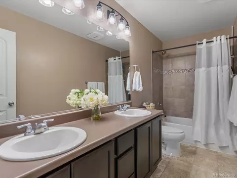 Bath - 19467 E 62nd Ave, Aurora, CO 80019 photo 2 of 4