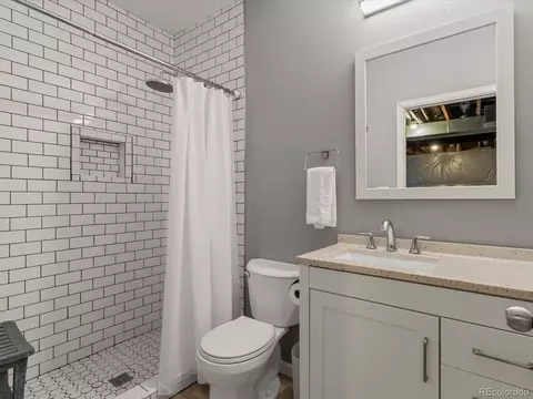 Bath - 19467 E 62nd Ave, Aurora, CO 80019 photo 4 of 4