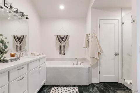 Bath - 8652 W 49th Pl, Arvada, CO 80002 photo 2 of 5