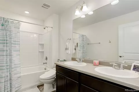 26752 E Byers Ave, Aurora, CO 80018 photo 9