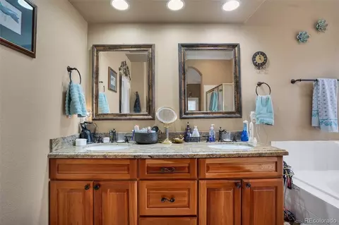 Bath - 17689 E Cloudberry Dr, Parker, CO 80134 photo 4 of 7