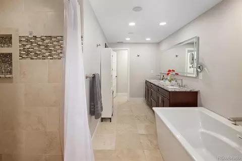 Bath - 7301 E Jarvis Pl, Denver, CO 80237 photo 3 of 6
