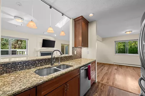 Kitchen - 2953 Eagle Way, Boulder, CO 80301 photo 4 of 4