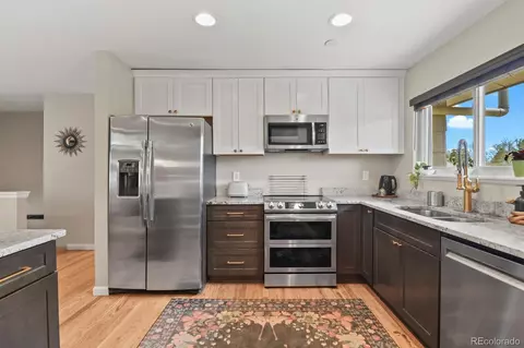 Kitchen - 15726 E Bails Dr, Aurora, CO 80017 photo 3 of 5