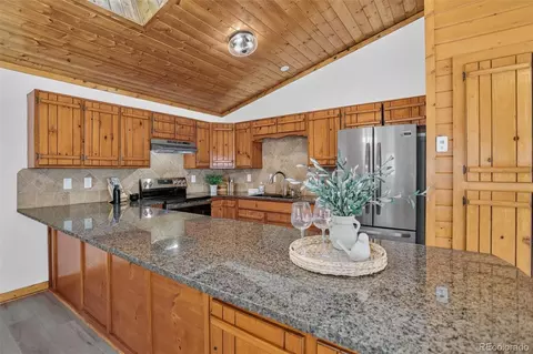 Kitchen - 65 Shadow Lake Dr, Divide, CO 80814 photo 2 of 3