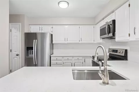 6043 E Briarwood Dr, Centennial, CO 80112