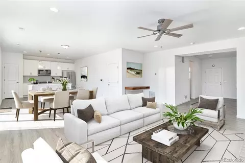 126 S Vandriver Way, Aurora, CO 80018