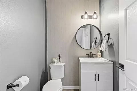 Bath - 15723 E Warner Dr, Denver, CO 80239 photo 1 of 3