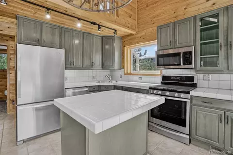 Kitchen - 606 Clark Rd, Bailey, CO 80421 photo 2 of 5
