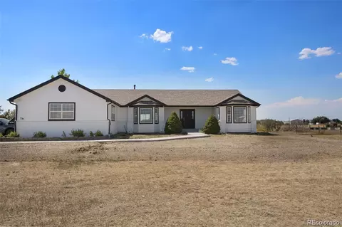 731 Shoshone St, Strasburg, CO 80136