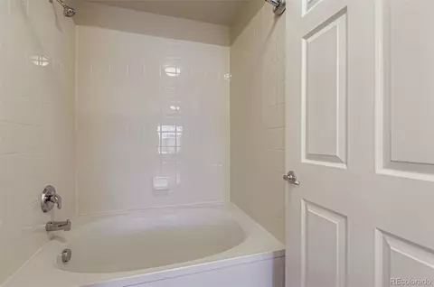 Bath - 23401 E 5th Dr #202, Aurora, CO 80018 photo 2 of 4