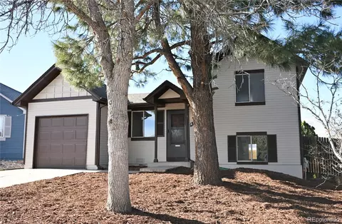 4933 S Rifle Ct, Aurora, CO 80015